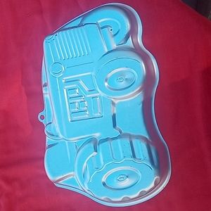 Wilton Tractor Cake Pan